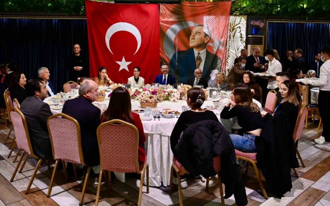 Vali Aksoy, Şehit Aileleri Ve Gaziler İle İftar Programında Bir Araya Geldi