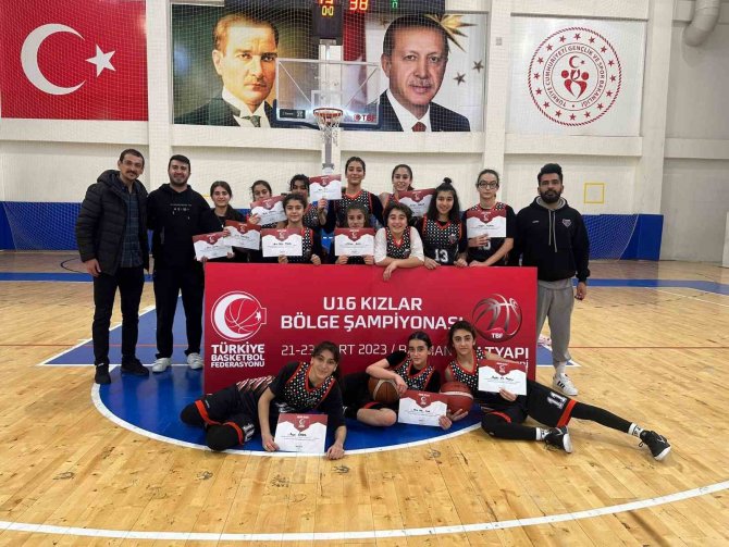 Büyükşehir Belediyespor U-16 Basketbol Takımı Anadolu Şampiyonası Yolunda