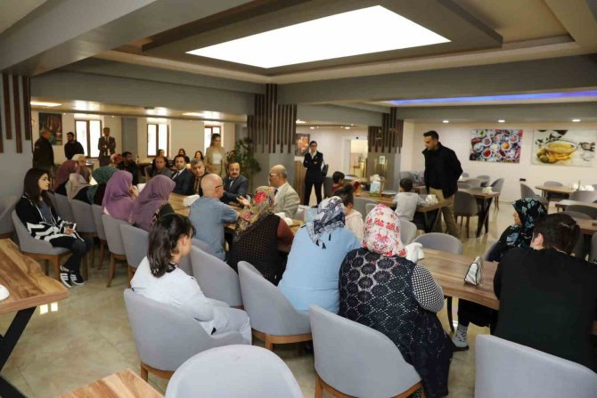 Kaymakam Aydın Depremzede Ailelerle Buluştu