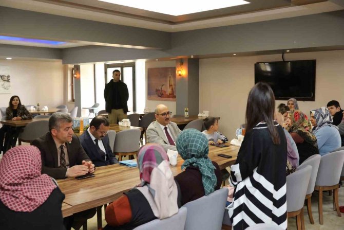 Kaymakam Aydın Depremzede Ailelerle Buluştu