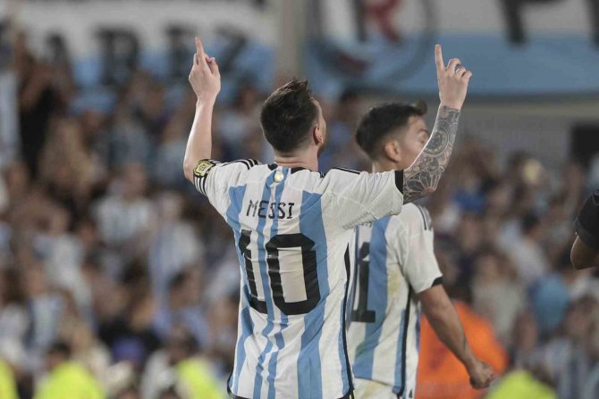 Messi, Kariyerinde 800 Gole Ulaştı