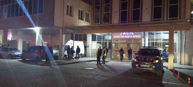Yemek Sonrası İşçiler Zehirlenme Şüphesiyle Hastaneye Başvurdu