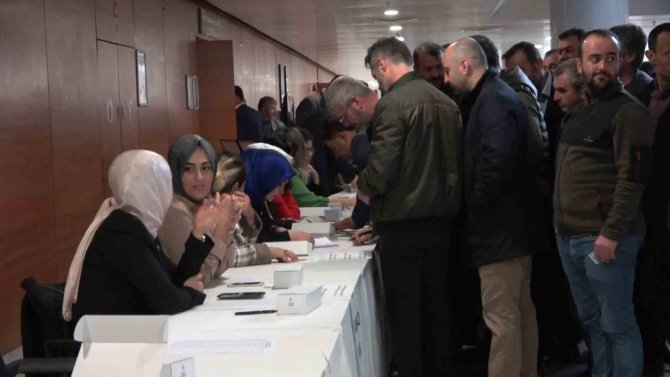 Ak Parti Genel Başkan Yardımcısı Şahin: "Ezici Çoğunluğa Sahip Olacağız"