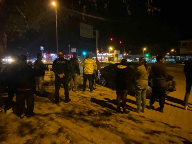 İ̇ki Otomobilin Karıştığı Kazada 1 Kişi Yaralandı
