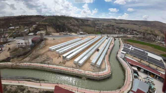Başakşehir Belediye Başkanı Kartoğlu Malatya’daki Konteyner Kentleri Gezdi