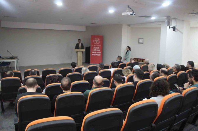 20 Yıl Görev Yapış Hekimlere Plaket