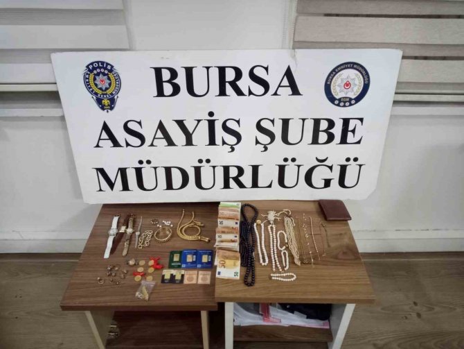 Bursa’da "Yok Artık" Dedirten Olay..sahte Polis Emekli Öğretmeni Dolandırdı