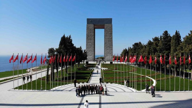 Cumhuriyet’in 100’üncü Yılı Ve Çanakkale Zaferi’nin 108’inci Yılında Şehitler Abidesi’ne Ziyaretçi Akını