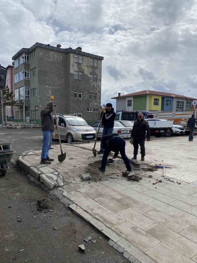 Selim Belediyesi Yol Çalışmalarına Başladı