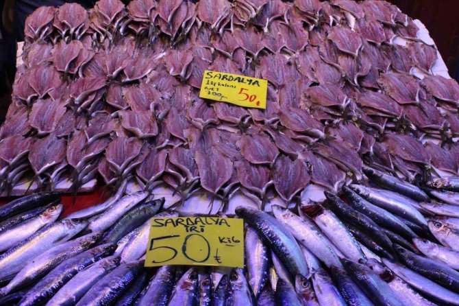 Ramazan Geldi, Balık Fiyatları Düştü