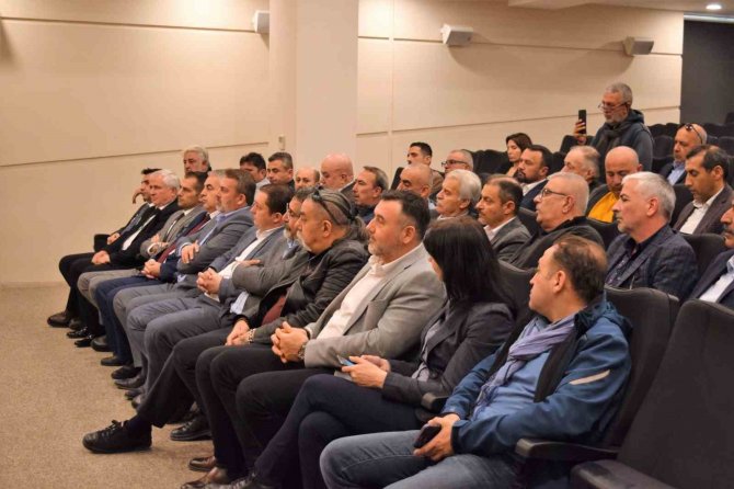 İ̇zmir’in 6 İlçesi Vekil İstiyor: "500 Bini Aşan Nüfusa Sahip Bölgede 20 Yıldır Vekil Seçilmedi"