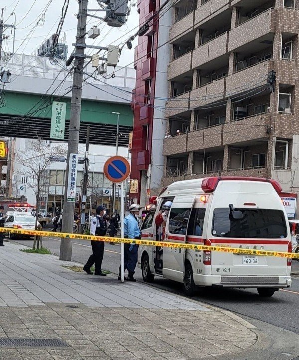 Japonya’da İki Yaşındaki İkizler 7. Kattan Düşerek Hayatını Kaybetti