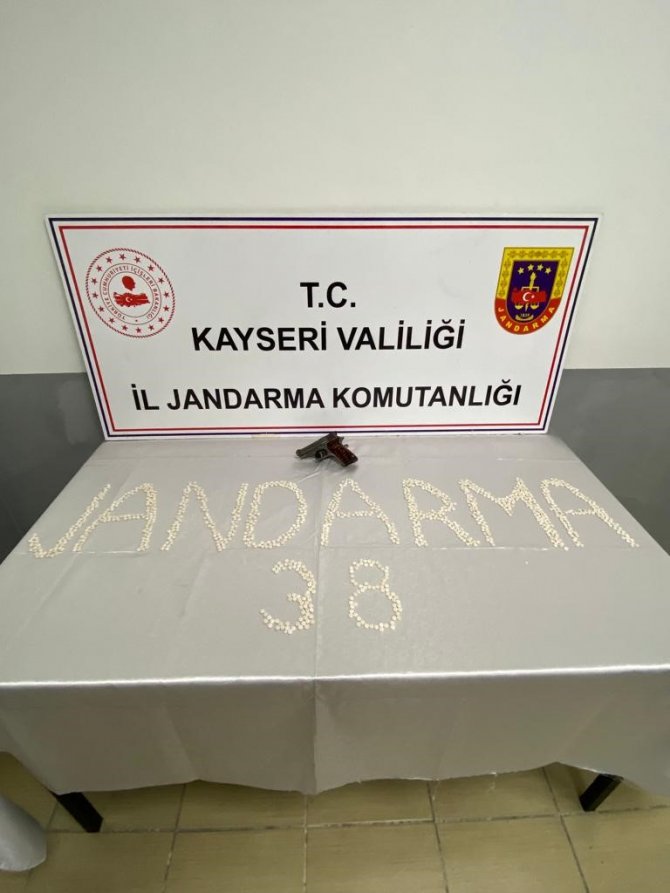 Jandarmadan Uyuşturucu Hap Operasyonu: 2 Gözaltı