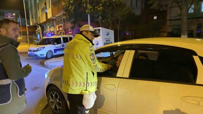 Araçları Tek Tek Durdurup Denetlediler