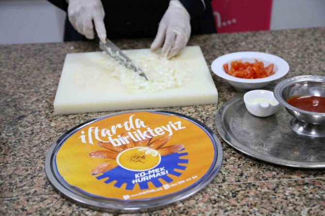 Kocaeli Büyükşehir Depremzede Ailelerin İftar Sofralarına Konuk Olacak