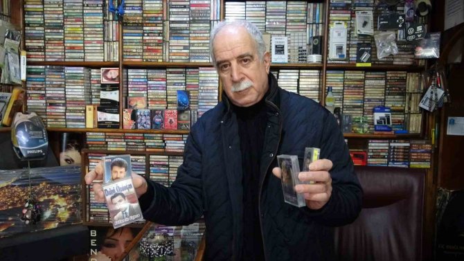 Geçmişin İzlerini Taşıyan Kasetler Yurt Dışından Alıcı Buluyor
