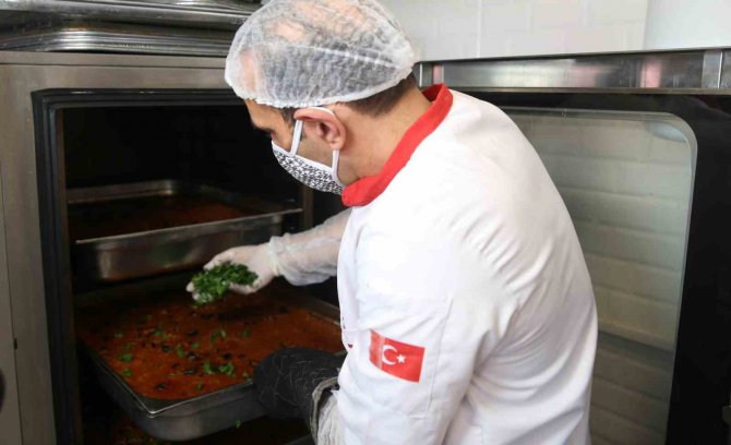 İ̇ftarlık Ve Sahurluklar Merkezefendi Belediyesi Aşevinden