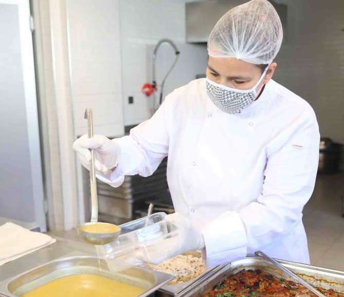 İ̇ftarlık Ve Sahurluklar Merkezefendi Belediyesi Aşevinden