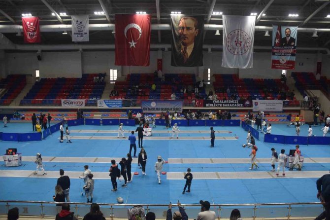 Eskrim Kılıç Açık Turnuvası Karabük’te Başladı