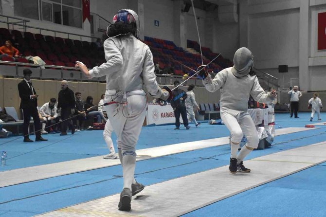 Eskrim Kılıç Açık Turnuvası Karabük’te Başladı