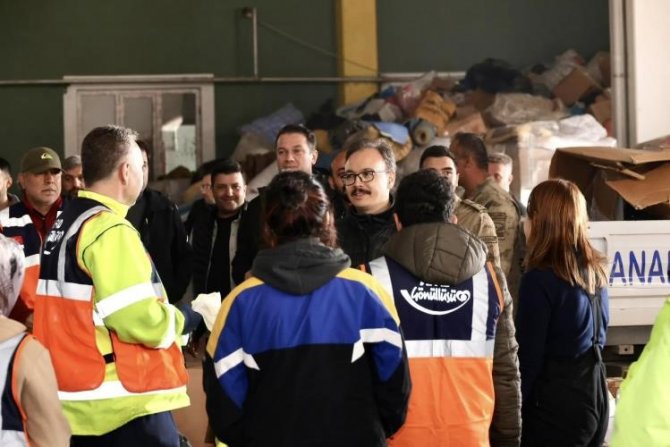 Vali Kızılkaya Elbistan’da Ayağının Tozuyla Çalışmalara Başladı