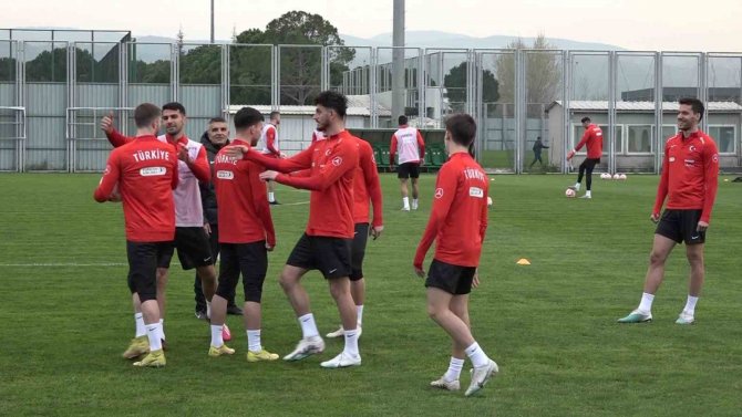 A Milli Futbol Takımı, Hırvatistan Maçının Hazırlıklarını Bursa’da Sürdürdü