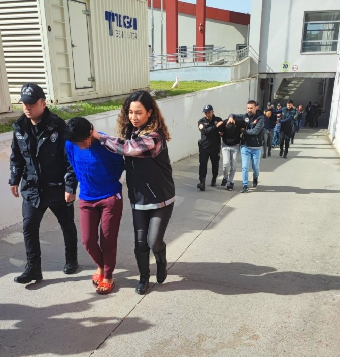 Kökünü Kurutma Operasyonunda 77 ’Torbacı’ Adliyeye Sevk Edildi