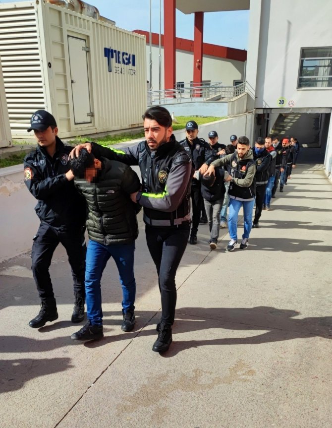 Kökünü Kurutma Operasyonunda 77 ’Torbacı’ Adliyeye Sevk Edildi