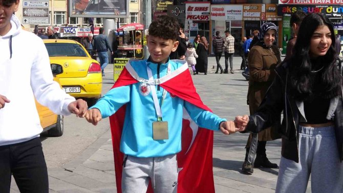 Avrupa Şampiyonu Devran, Sivas’ta Coşkuyla Karşılandı