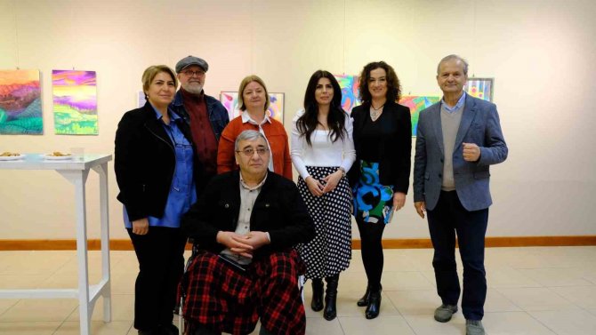 Ayvalık’ta ’Kâğıt Ve Kalemin Düeti’ Sergileniyor