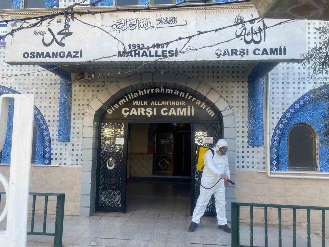 Bayraklı’nın Camileri Dezenfekte Ediliyor
