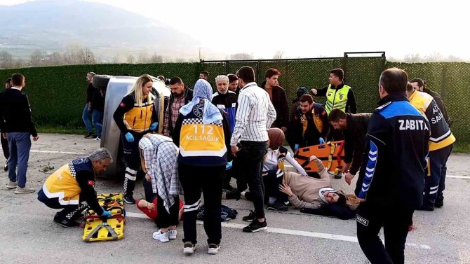 Bursa’da Alkollü Sürücü Otomobiliyle Takla Attı: 5 Yaralı