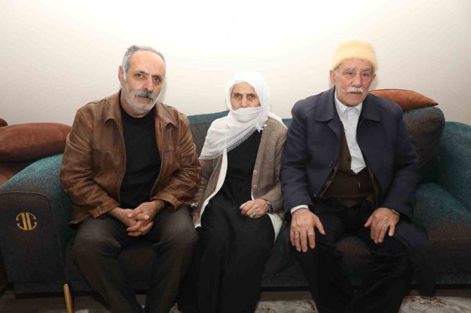 70 Yıldır Kimliksiz Yaşayan Makbule Teyze, Kimlik İstiyor