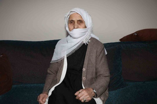 70 Yıldır Kimliksiz Yaşayan Makbule Teyze, Kimlik İstiyor