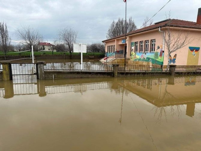 Elazığ’da Sağanak Sonrası Evler Ve Tarım Arazileri Sular Altında Kaldı