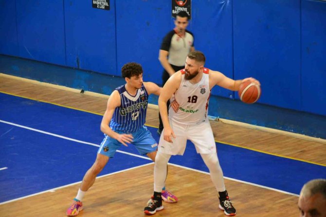 Potanın Efeleri Kendi Evinde Galip Geldi