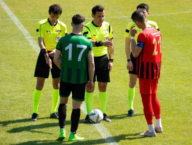 Genç Horozlar U19’da Play-off’larda