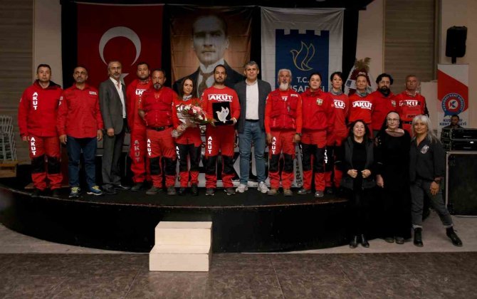 Akut Kuşadası Ekibi Deprem Bölgesinde Yaşadıklarını Anlattı