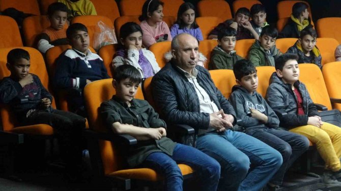 Depremzede Çocuklar İçin Sinema Etkinliği