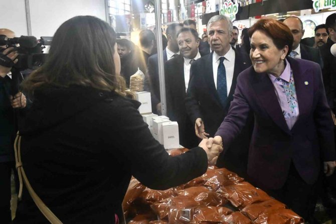 İ̇yi̇ Parti Lideri Akşener Ve Abb Başkanı Yavaş’tan Depremzedeler İçin Düzenlenen Fuara Ziyaret
