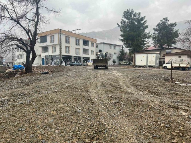 İ̇zmit Belediyesi Afet Toplanma Alanı Oluşturuyor