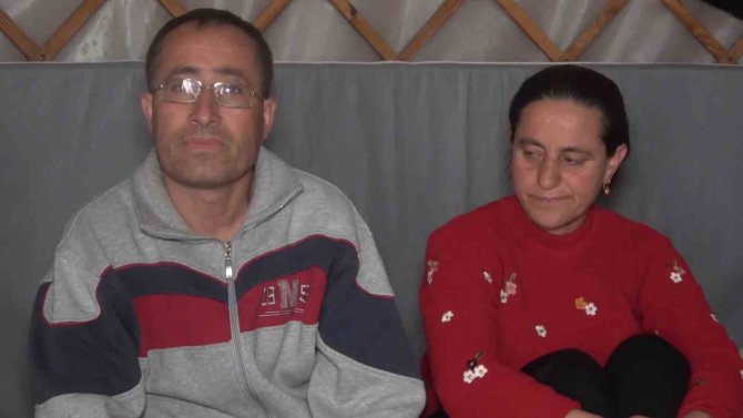 Deprem Acı Hikayeler Bıraktı: Eşi Ve İki Çocuğuyla 35 Saniyede Kurtuldu, Babasının Cenazesini Elleriyle Çıkarttı