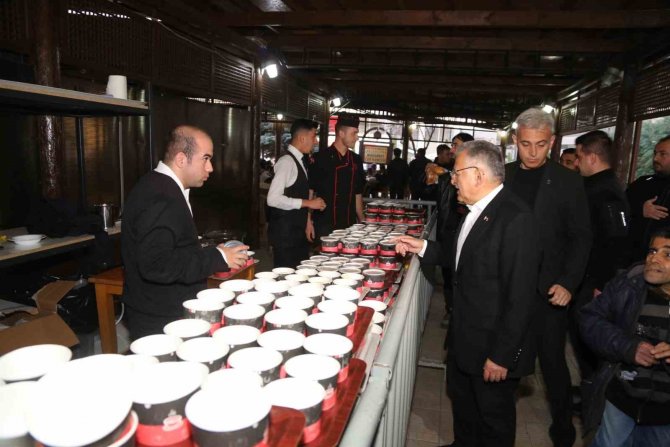 Başkan Büyükkılıç İftarını Vatandaşla Açtı