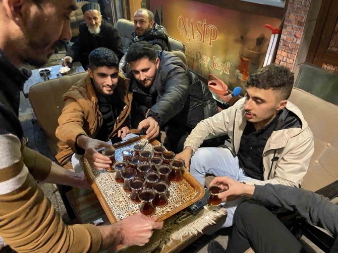 İ̇ftardan Sahura Vazgeçilmez Lezzet, Közde Çay