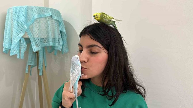 Depremzede Nane Ve Bulut Şimdi Çok Mutlu