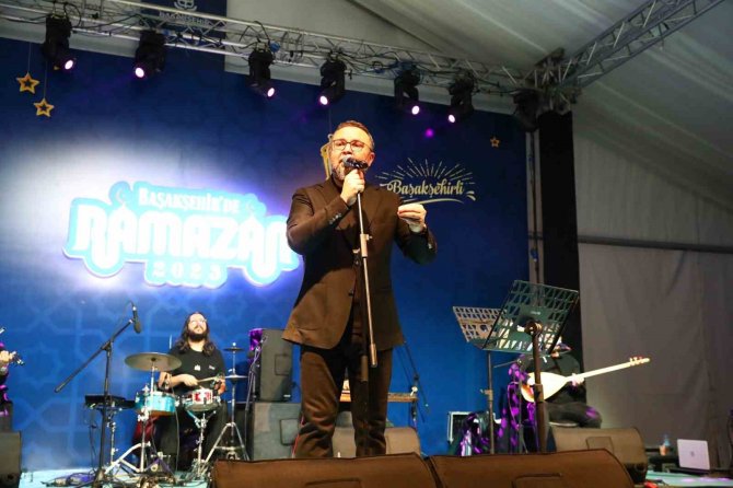 Başakşehir’de Kent Meydanı Doldu Taştı