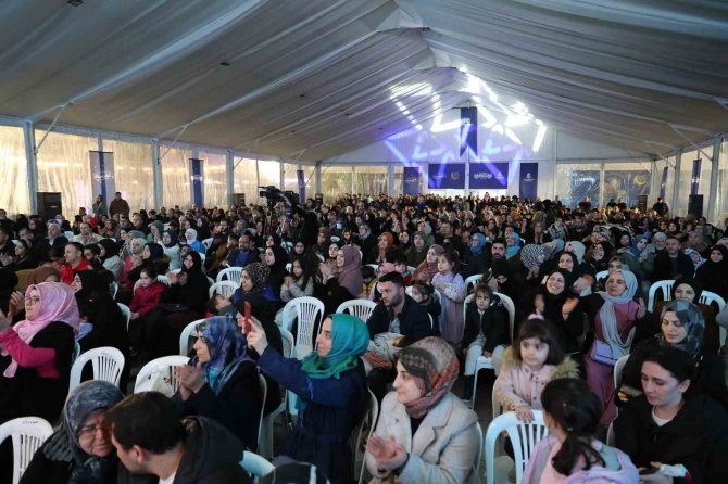 Başakşehir’de Kent Meydanı Doldu Taştı