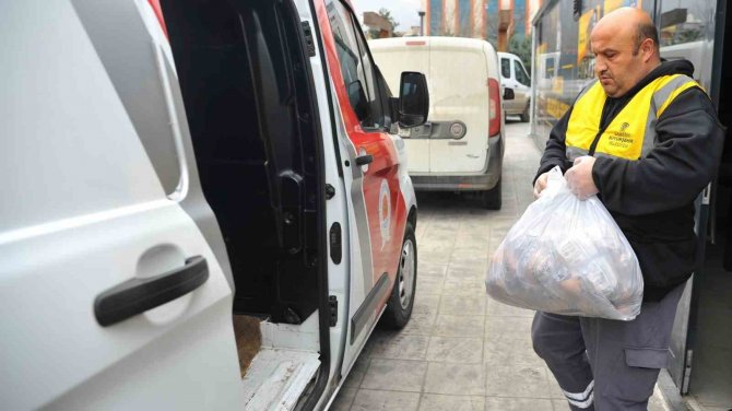 Samsun’da İhtiyaç Sahiplerine İftarlık Yemek İkram Ediliyor