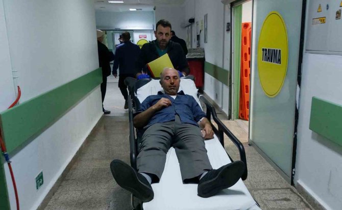 Ev Sahibi İle Kiracı Arasında Sopalı Ve Bıçaklı Kavga: 8 Yaralı