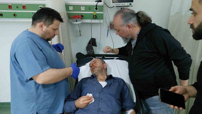 Ev Sahibi İle Kiracı Arasında Sopalı Ve Bıçaklı Kavga: 8 Yaralı